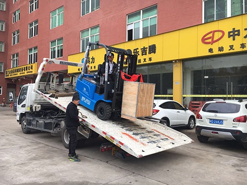 廈門電動叉車公司，銷售比亞迪電動叉車2.5噸一臺